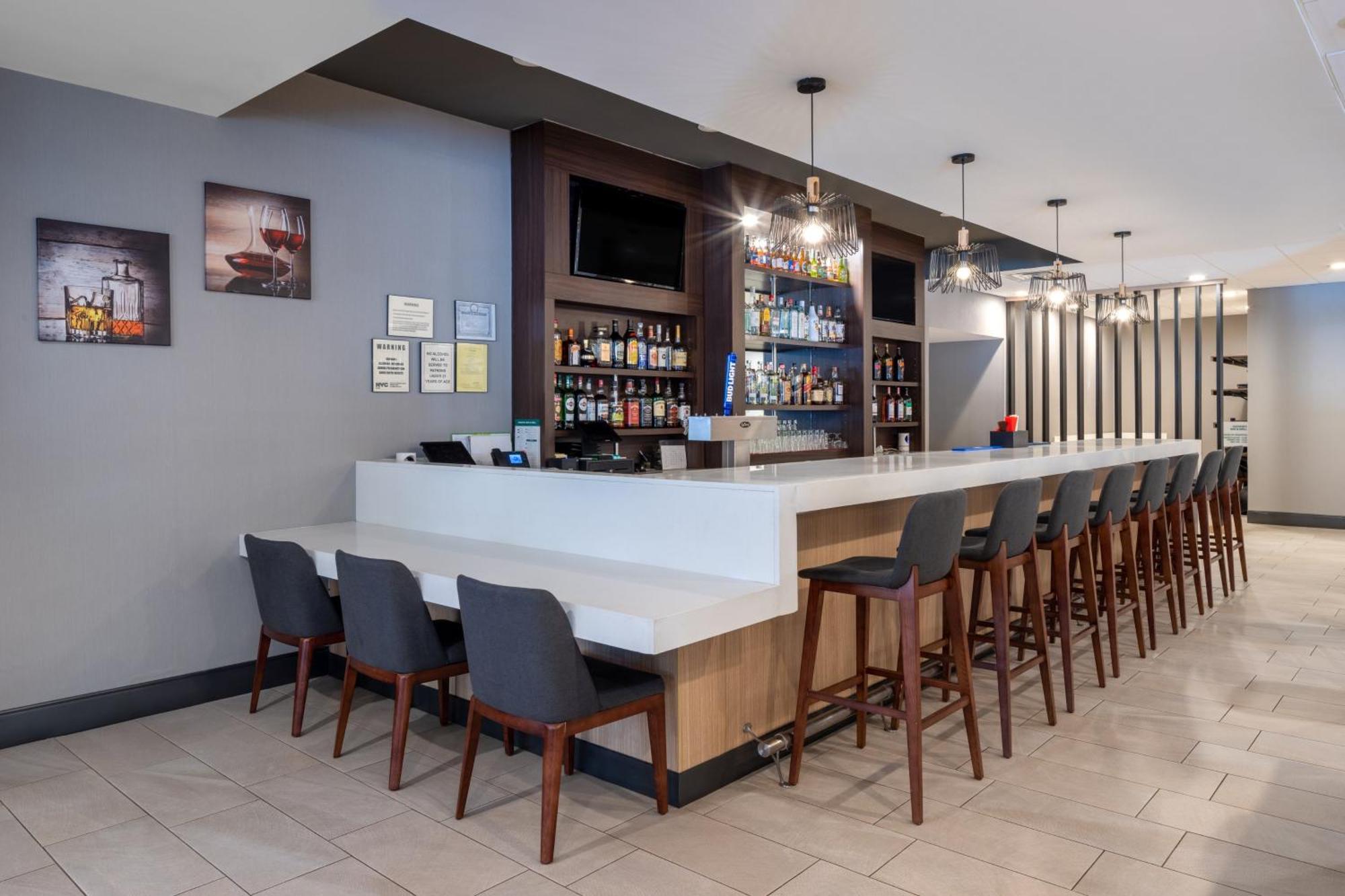 Holiday Inn Poughkeepsie By Ihg Exterior foto
